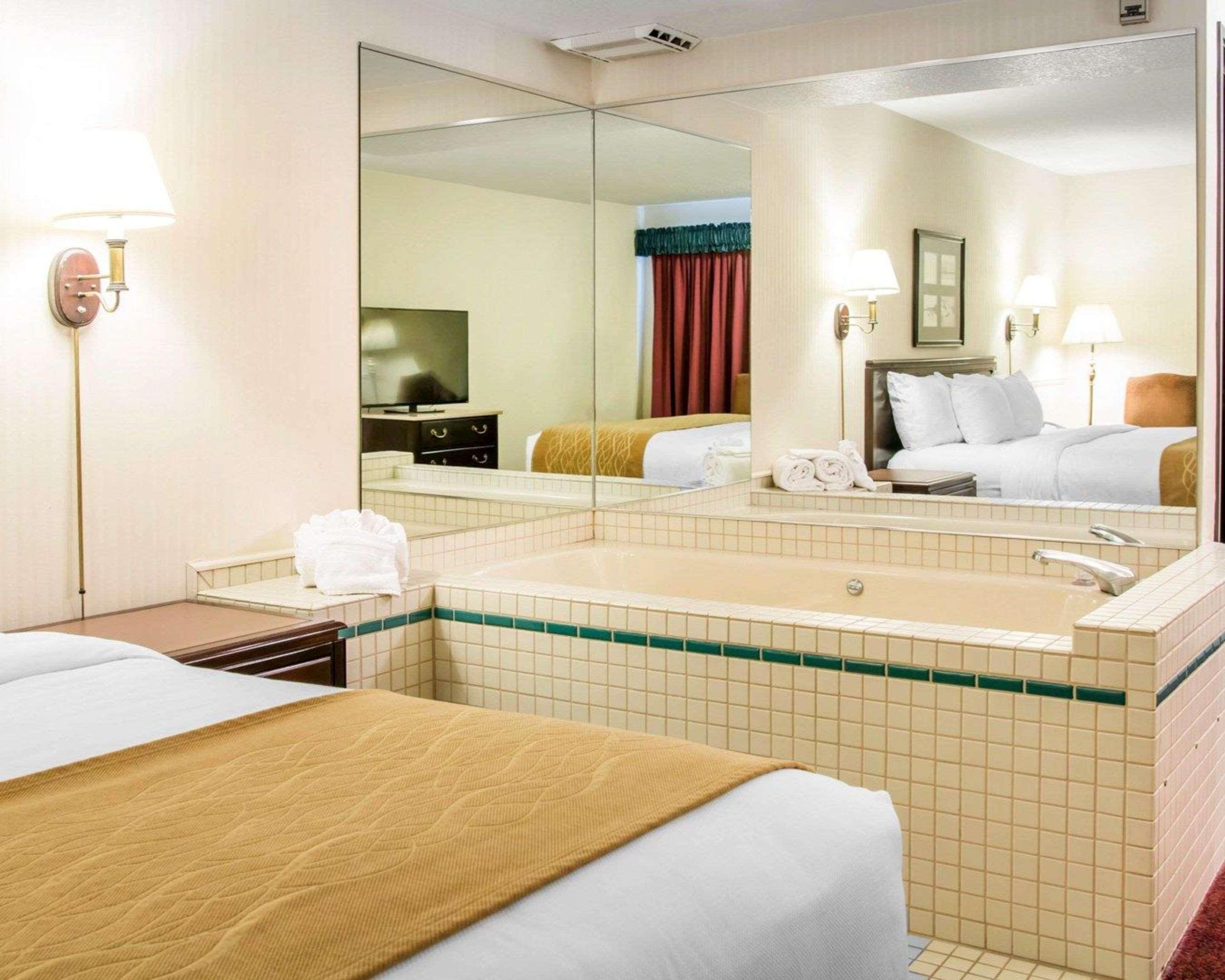 Comfort Inn Lakeside Mackinaw City Exterior foto