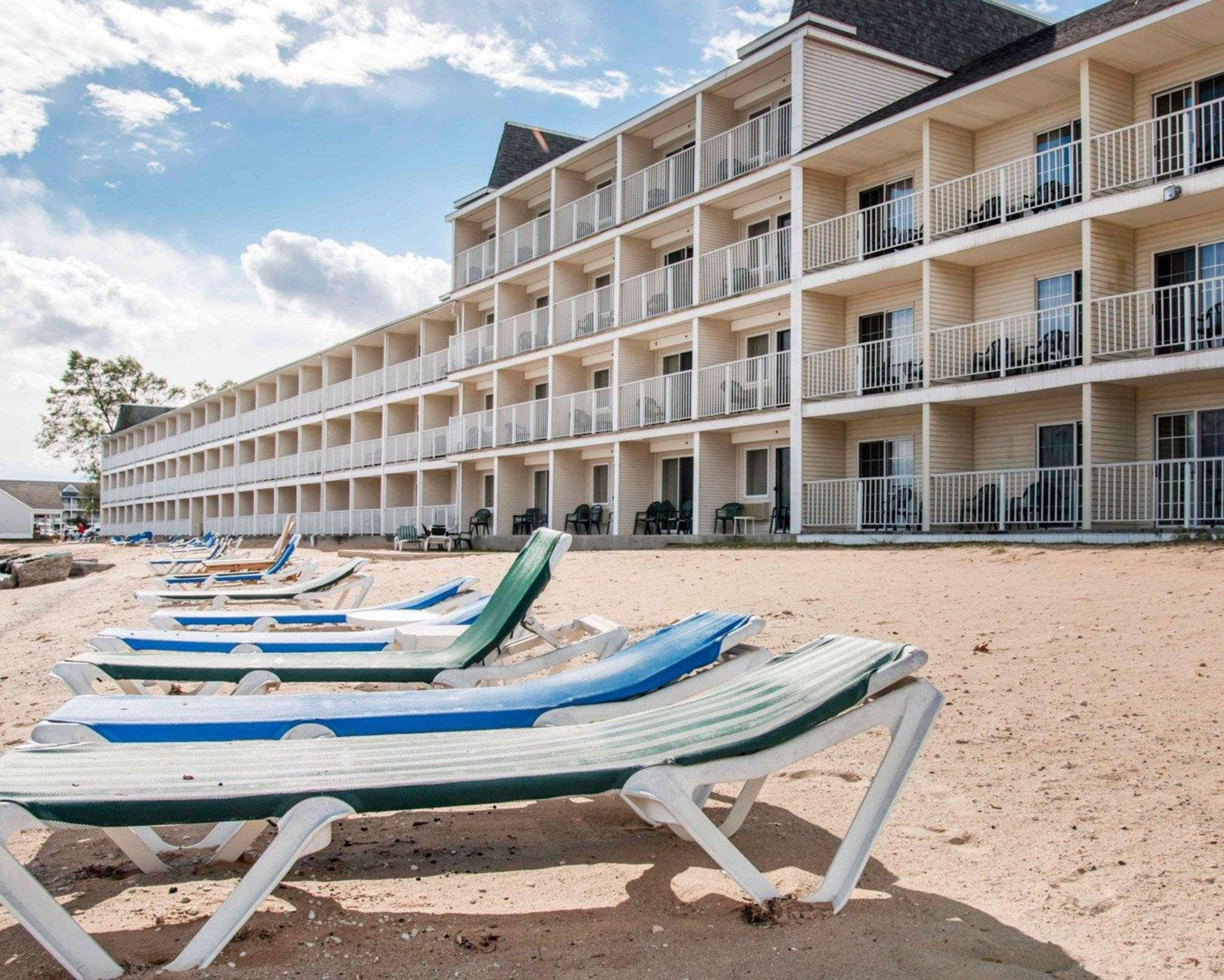 Comfort Inn Lakeside Mackinaw City Exterior foto